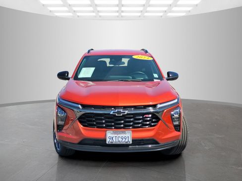 Used 2024 Chevrolet Trax RS FWD image 3