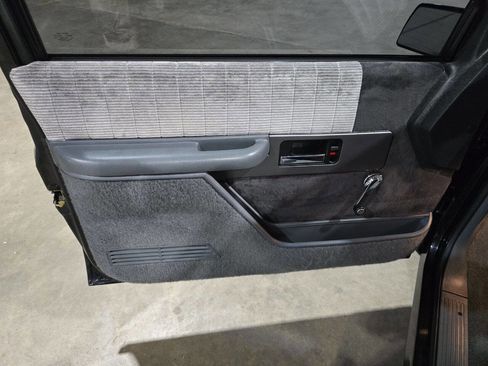 Used 1990 Chevrolet Silverado 1500 2WD Regular Cab image 34