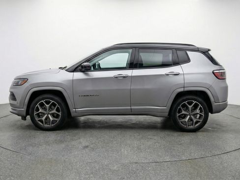 Used 2025 Jeep Compass Limited image 5