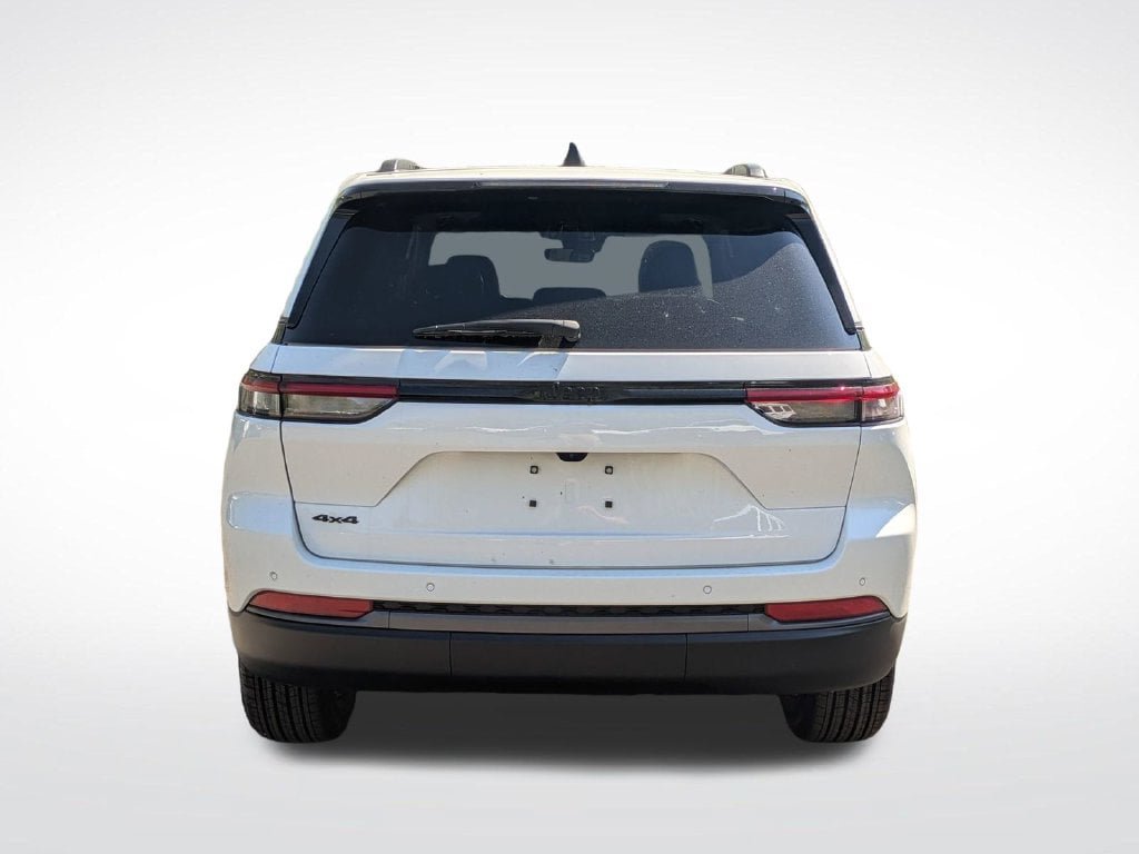 New 2026 Jeep Grand Cherokee Altitude AWD/4WD image 4