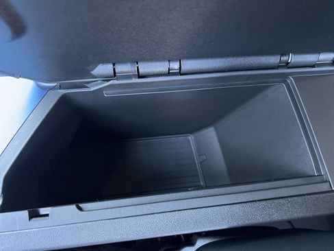 New 2026 Chevrolet Equinox EV LT image 27