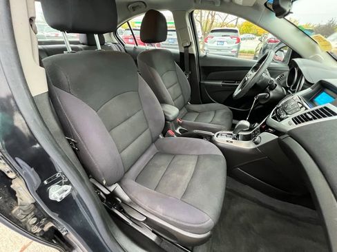 Used 2015 Chevrolet Cruze LT image 27