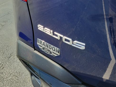 Used 2025 Kia Seltos EX w/ EX Sunroof Package FWD image 9