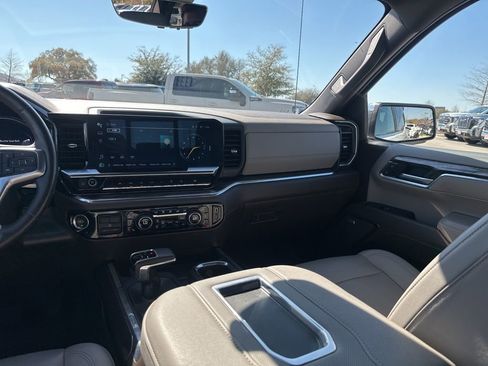 Used 2022 Chevrolet Silverado 1500 LTZ image 24