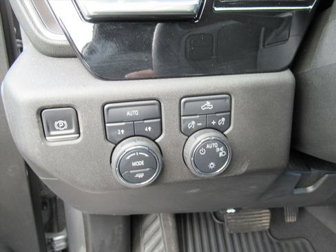 Used 2023 Chevrolet Silverado 1500 LT image 16