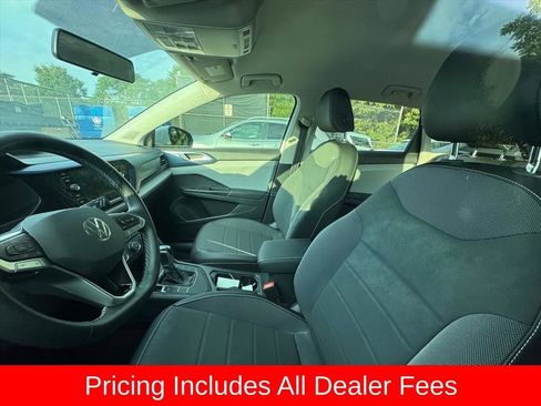 Used 2022 Volkswagen Taos SE FWD image 9