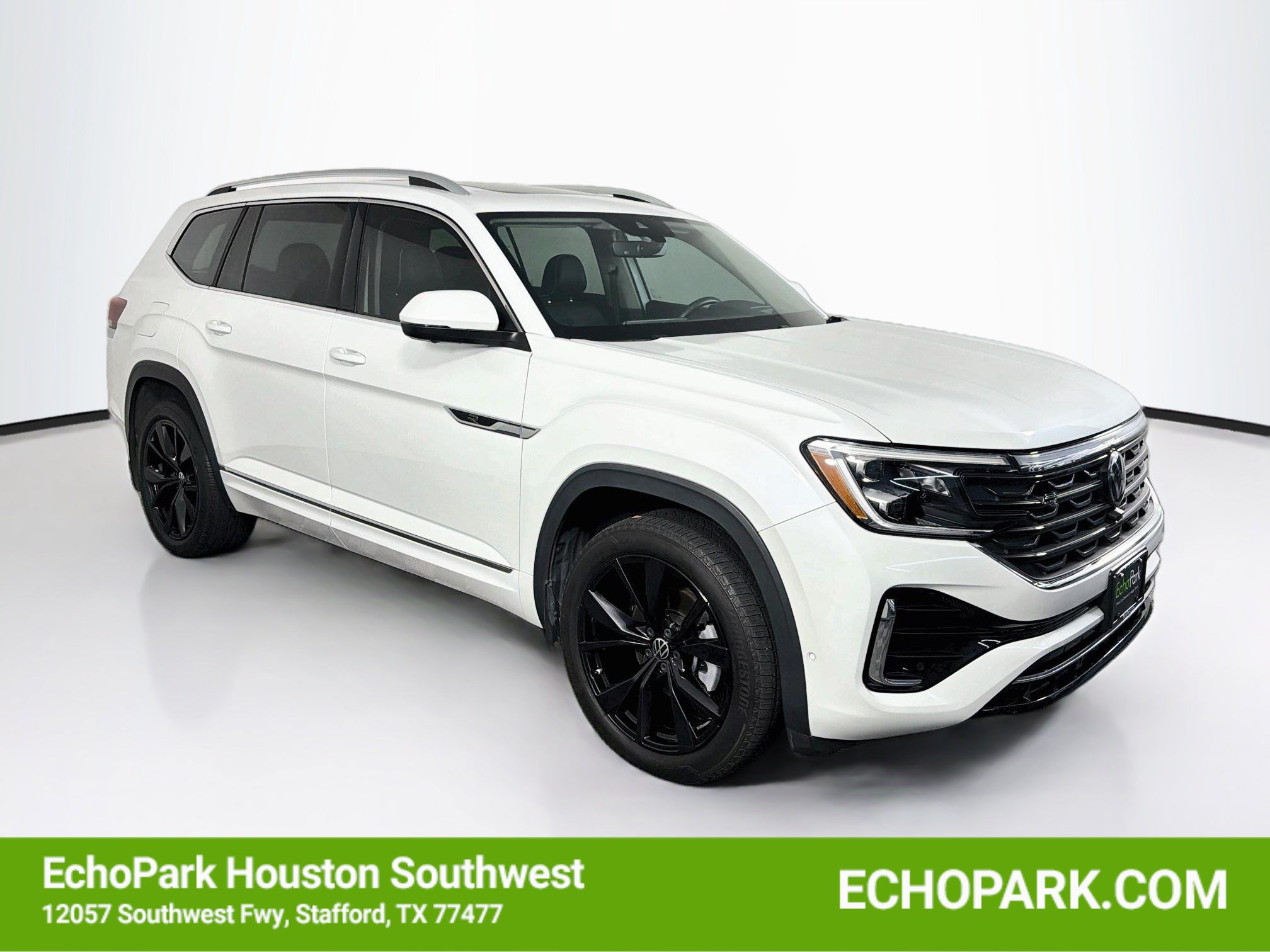 Used 2024 Volkswagen Atlas SEL Premium R-Line AWD/4WD image 1