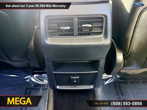 Used 2020 Ford Edge SEL image 19