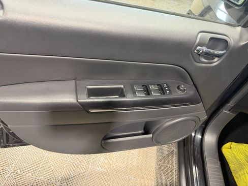 Used 2012 Jeep Compass Limited w/ Sun/Sound Group AWD/4WD image 26