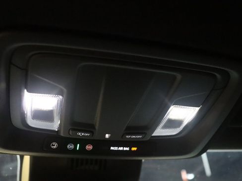 Used 2025 GMC Sierra 2500 AT4 image 69