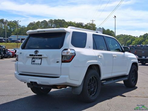 Used 2017 Toyota 4Runner SR5 Premium RWD image 5