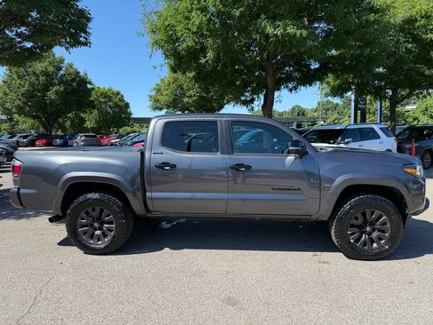 Used 2021 Toyota Tacoma Limited w/ Nightshade Package AWD/4WD image 12