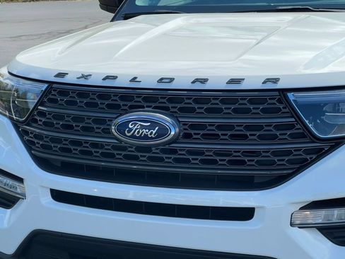 Certified 2021 Ford Explorer XLT w/ Equipment Group 202A AWD/4WD image 39