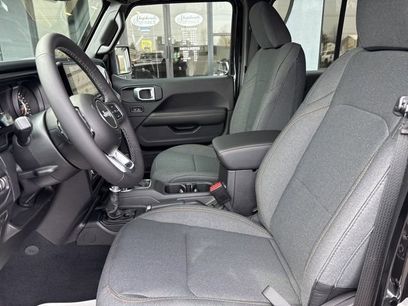New 2026 Jeep Wrangler Unlimited Sahara w/ Safety Group