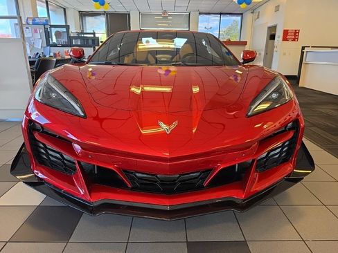 Used 2024 Chevrolet Corvette Z06 w/ Z07 Performance Package RWD image 4