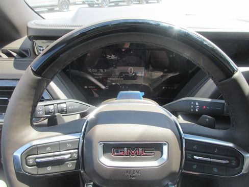 New 2026 GMC Yukon Elevation w/ Elevation Premium Package AWD/4WD image 18