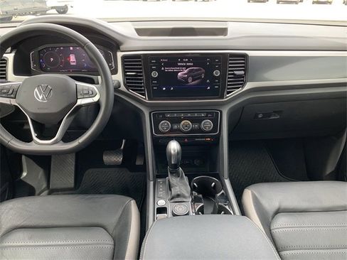 Used 2020 Volkswagen Atlas Cross Sport SEL Premium image 17