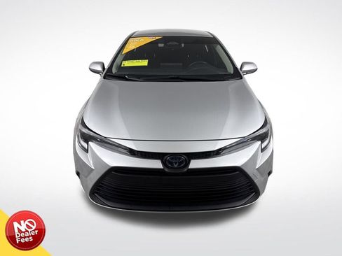 Used 2025 Toyota Corolla LE w/ LE Premium Package image 9