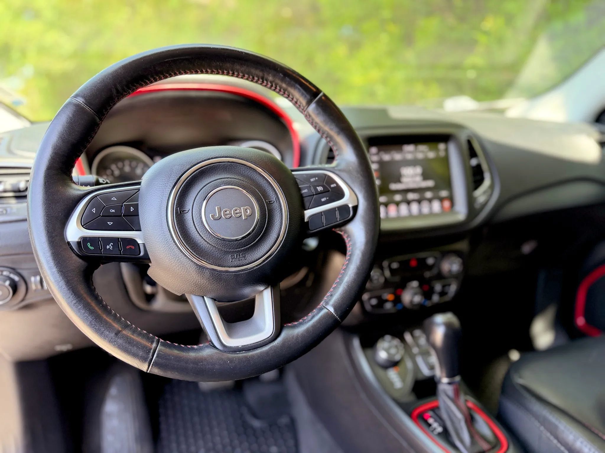 Used 2019 Jeep Compass Trailhawk w/ Cold Weather Group AWD/4WD image 39