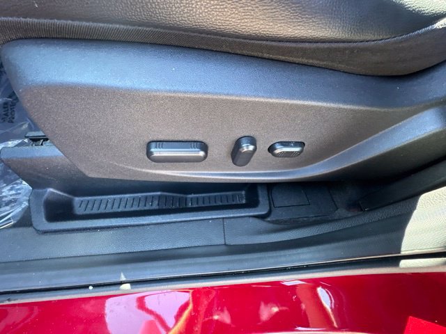 Used 2017 Ford Escape Titanium w/ Equipment Group 301A AWD/4WD image 23