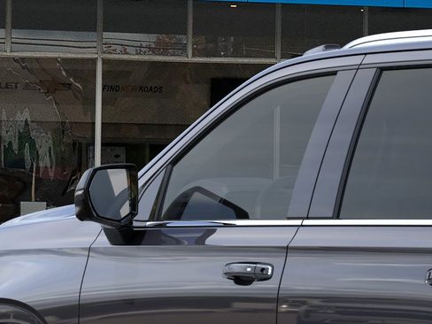 New 2026 Chevrolet Suburban Premier AWD/4WD image 36