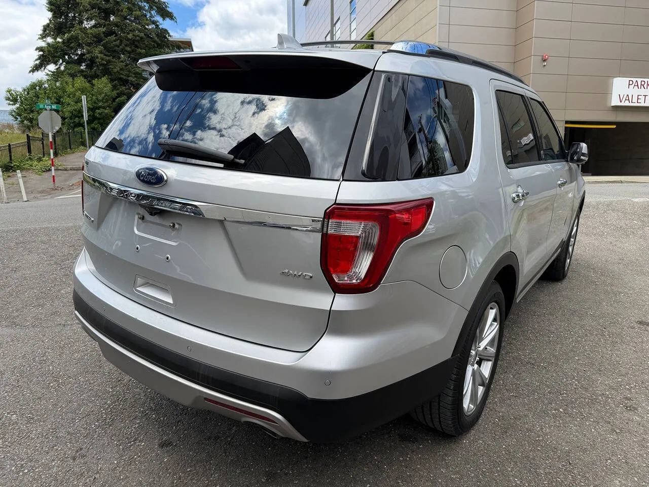 Used 2016 Ford Explorer Limited AWD/4WD image 12
