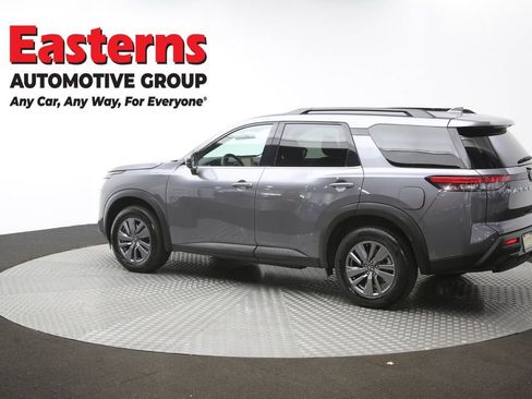 Used 2025 Nissan Pathfinder SV FWD image 63