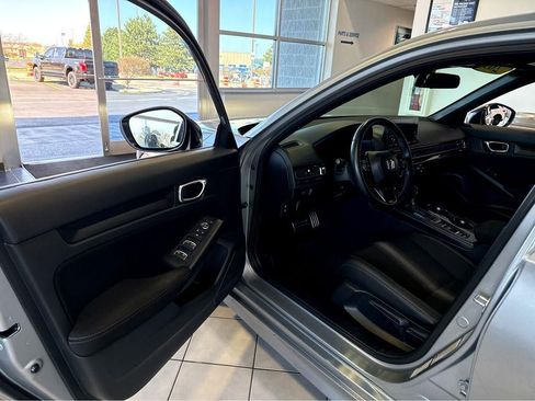 Used 2023 Honda Civic Sport image 18