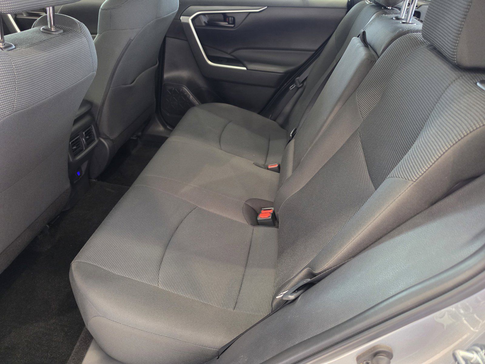 Used 2025 Toyota RAV4 LE AWD/4WD image 19