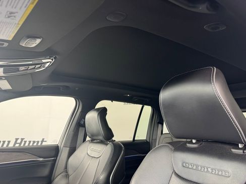 Used 2024 Jeep Grand Cherokee Overland w/ Luxury Tech Group IV image 3