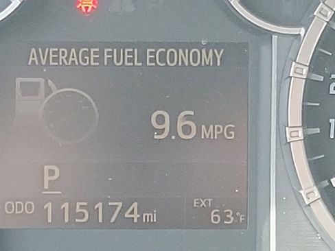 Used 2015 Toyota Tundra SR5 image 8