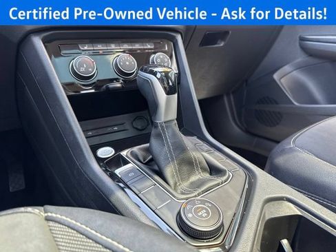 Used 2023 Volkswagen Taos SE w/ Panoramic Sunroof Package AWD/4WD image 15