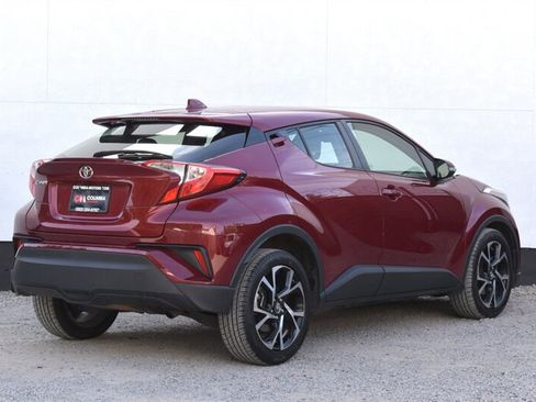 Used 2019 Toyota C-HR XLE FWD image 5