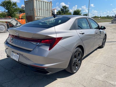 Used 2023 Hyundai Elantra SEL image 5