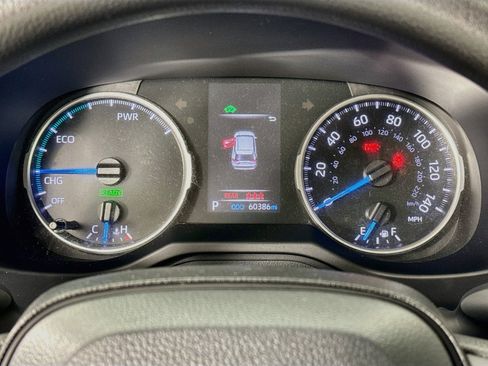 Used 2020 Toyota RAV4 LE AWD/4WD image 12