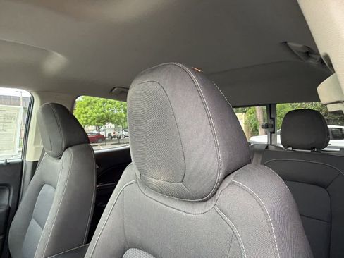 Used 2020 Chevrolet Colorado LT w/ LT Convenience Package image 11