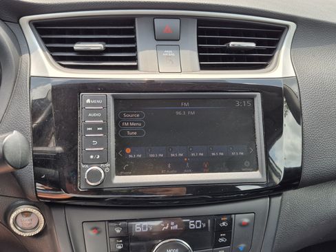 Used 2019 Nissan Sentra SV FWD image 23