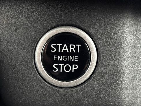 Used 2023 Nissan Rogue S image 28