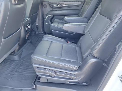 Used 2023 GMC Yukon XL Denali AWD/4WD image 17