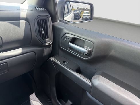Used 2021 Chevrolet Silverado 1500 Custom Trail Boss AWD/4WD image 17
