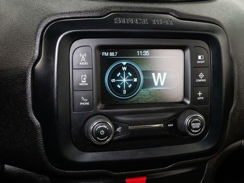 Used 2017 Jeep Renegade Sport w/ Power & Air Group image 14