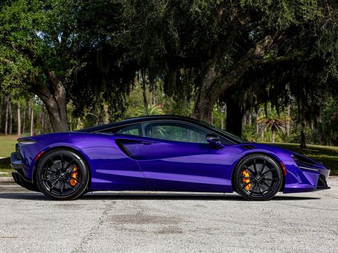 Used 2024 McLaren Artura TechLux image 26