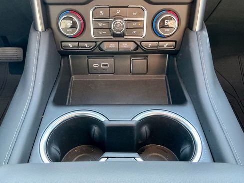 Used 2024 Chevrolet Tahoe Z71 w/ Luxury Package image 32