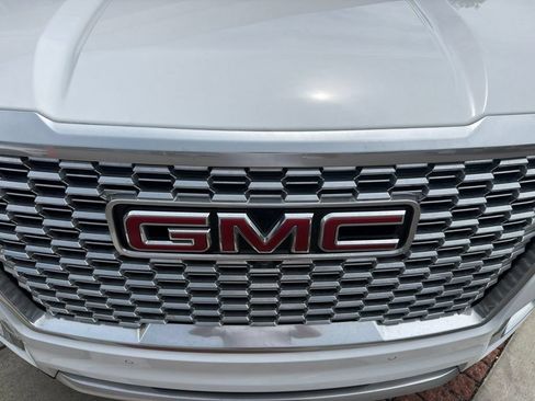 Used 2023 GMC Yukon XL Denali RWD image 13