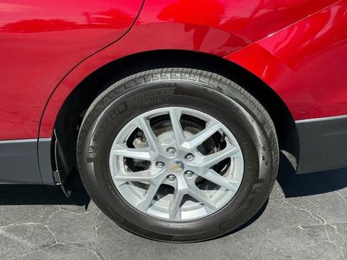 Used 2024 Chevrolet Equinox LT w/ LPO, Floor Liner Package FWD image 4