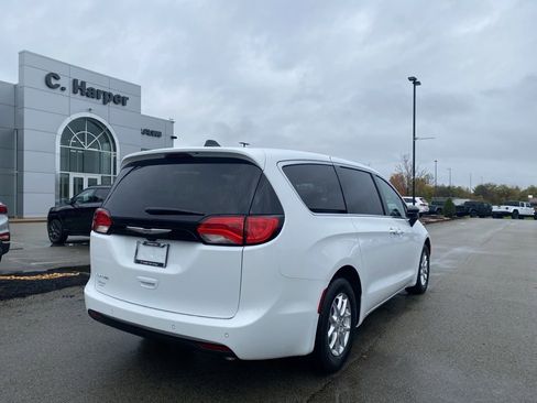 New 2026 Chrysler Voyager LX image 2