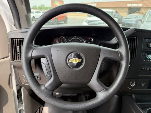 Used 2018 Chevrolet Express 2500 w/ Driver Convenience Package RWD image 15