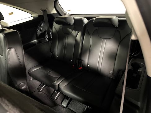 Certified 2025 Kia Sorento EX w/ Panoramic Sunroof Package AWD/4WD image 21