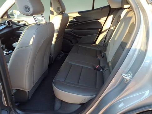Used 2025 Chevrolet Trax ACTIV w/ Sunroof Package FWD image 13
