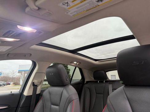 Used 2023 Buick Envision Essence w/ Sport Touring Package image 22